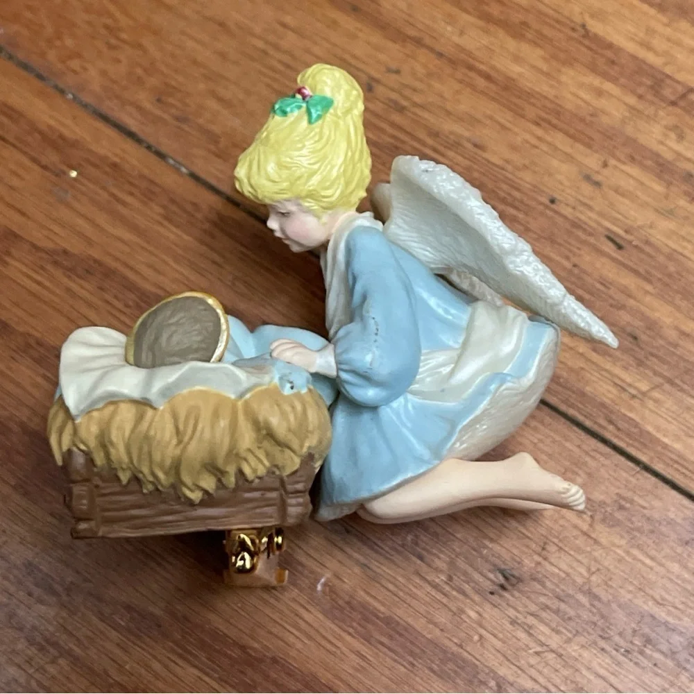 Hallmark Keepsake 1994 Happy Birthday Jesus Angel With Baby Jesus Ornament